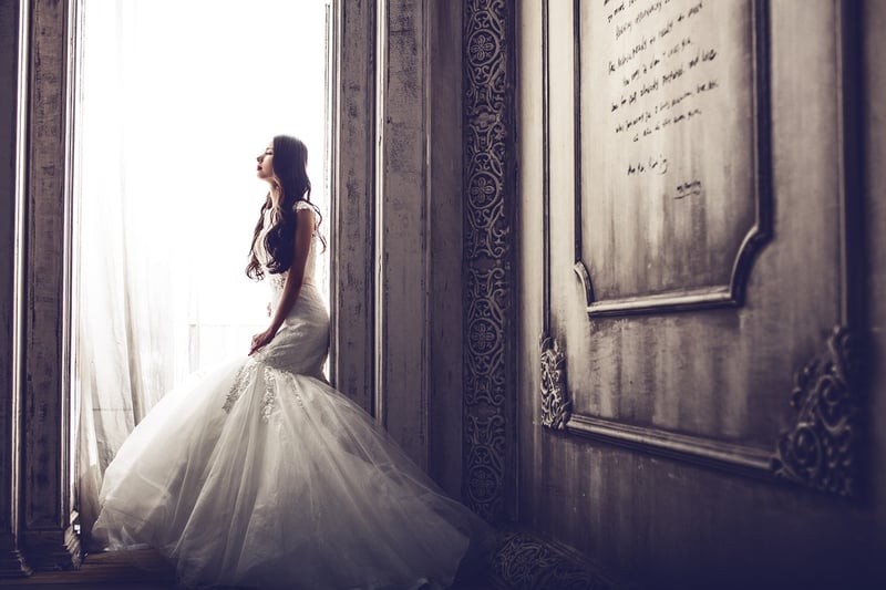 Modern Chic Wedding Attire
